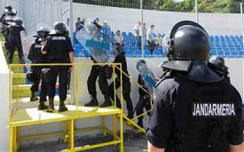 11 interzişi la meciul dintre …