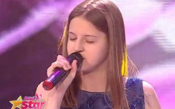 Fetița-fenomen din Botoșani pe scena …