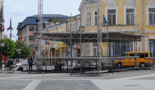 Primăria municipiului Botoșani a început pregătirile pentru Zilele Orașului. Vezi ce artiști vor urca pe scenă!