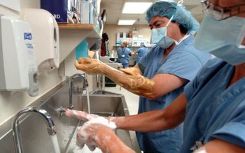 Dezinfectanţi diluaţi în 50 de …