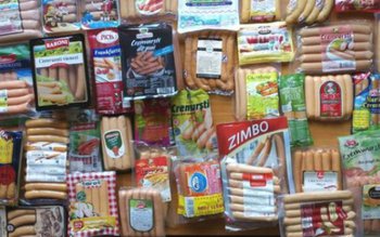 Mâncăm crenvurști colorați cu extract …