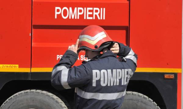 Pompierii botoşăneni vor supraveghea trei evenimente importante care se vor desfășura la Dorohoi, Ipotești și mănăstirea Coşula