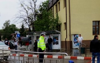 Accident grav: Femeie prinsă sub …