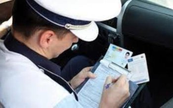 Tupeu de nedescris. S-a urcat …