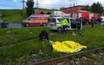 Accident teribil: Doi angajați ai …