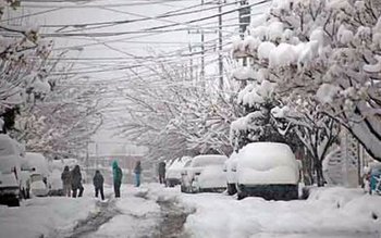 Ţara vecină lovită de ninsori …