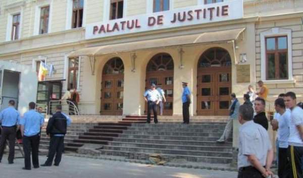 Gafă majoră a Curții de Apel Suceava! Magistrații îl judecă pe primarul unei comune din județul Botoșani, dar trimite adrese la altă primărie
