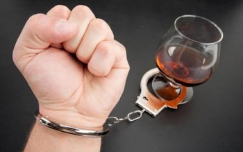 Șofer depistat băut încătușat după …