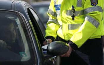 Inconştienţă în trafic. Un tânăr …