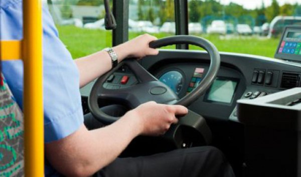 Șocant! Şofer de autobuz, prins fără permis de conducere. În autobuz se aflau 30 de pasageri!