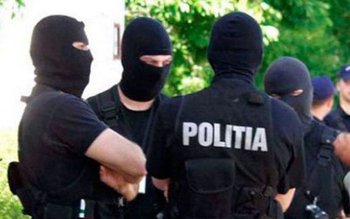 Percheziţii la 31 de unităţi …