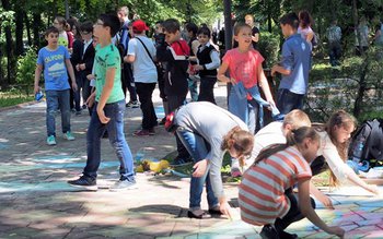 Desene pe asfalt de Ziua …