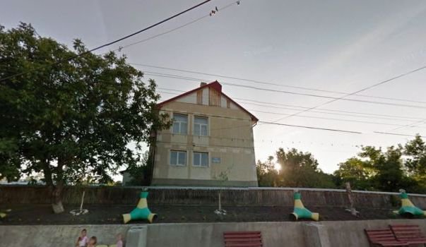 PSD Botoșani: La Mileanca primarul PNL a organizat o secție de votare la etaj, fără rampă pentru persoanele cu dizabilități