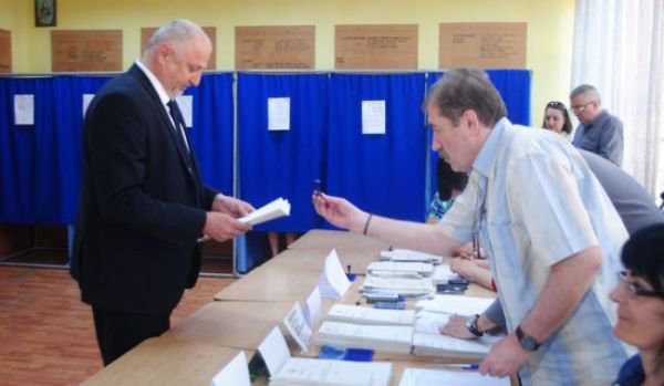 Alegeri locale 2016: Costel Şoptică „Am votat pentru noi toţi, pentru copii noştri”