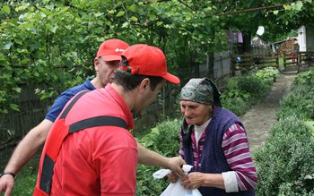 Voluntarii E.ON au ajutat familiile …