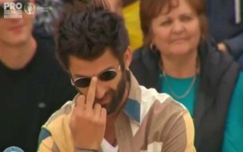 Cum l-a făcut de râs …