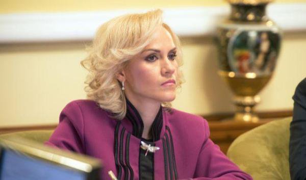 Gabriela Firea, dezvăluire cutremurătoare: „Tata bea foarte mult şi ne bătea. Primul băiat pe care l-am iubit m-a părăsit pentru că eram săracă”