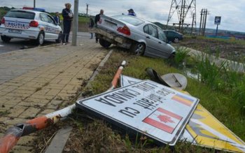 BMW distrus la ieșirea din …