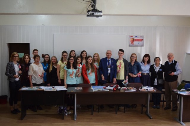 Parteneriate francofone la Colegiul Naţional „Mihai Eminescu” Botoşani - FOTO