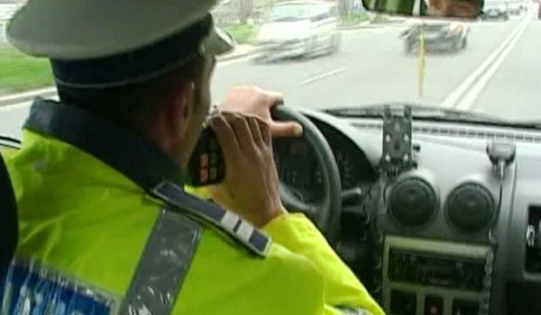 Urmărire în trafic la Botoșani, pentru prinderea unui şofer care nu a oprit la semnalele poliţiştilor