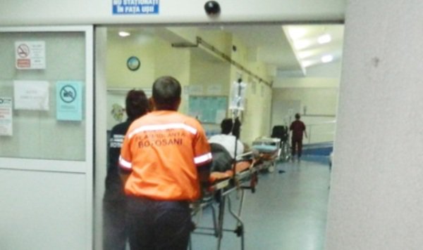 Distracţie încheiată prost pentru doi tineri. Unul a ajuns la spital, celălalt are dosar penal