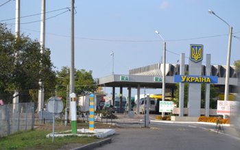 Cetăţeni străini îndepărtaţi sub escortă …