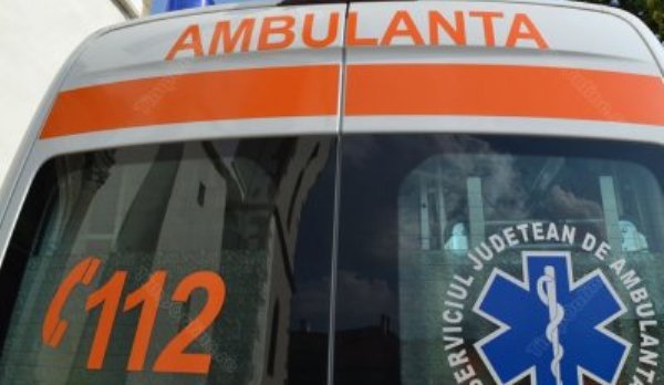 Un copil de 8 ani a murit electrocutat după ce a băgat un încărcător în priză