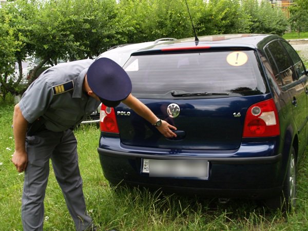 Volkswagen Polo căutat de autorităţile italiene, depistat de polițiștii de frontieră - FOTO