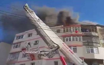 Mansarda unui bloc cu patru …