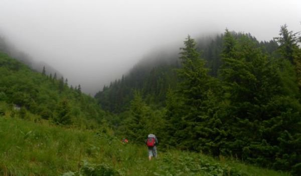 La limita paranormalului pe munte. Cărarea ireală pe care oamenii dispar fără urmă! 