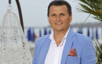 Nea Marin a prins drag …