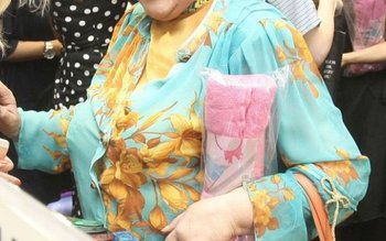 Celebra cântăreață de la noi, …