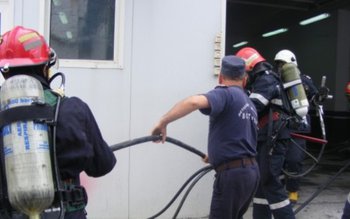 Locuinţă distrusă parţial de un …