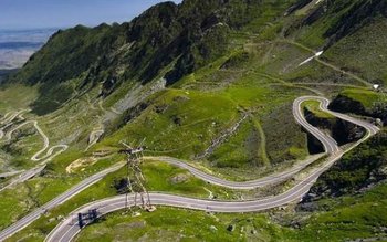 Alertă pe Transalpina. O stâncă …