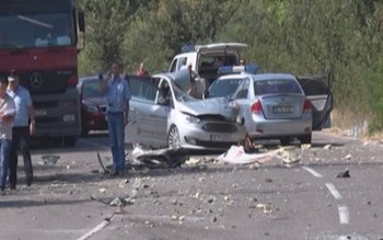 Doi români, soţ şi soţie, …