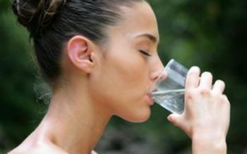 Dieta cu apă plată. Scapă …