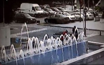 Incredibil! Femeie surprinsă în timp …