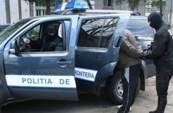 Bărbat reținut de polițiștii de frontieră pentru infracţiuni de contrabandă cu ţigări