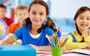 Elevii au propriul statut din …