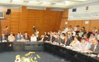 Consilierii judeţeni se întrunesc joi …