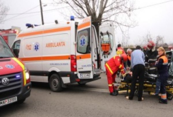 Opt persoane rănite. Plan roşu de intervenţie activat după un accident grav în Vrancea