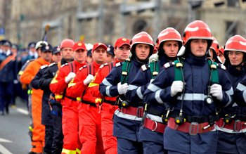 Voluntarii familiarizaţi cu autospecialele, echipamentele …