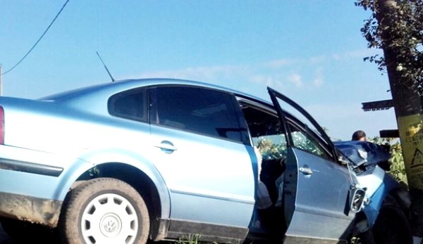 ACCIDENT GRAV! Tânăr de 27 de ani în comă, după ce a intrat cu mașina într-un stâlp de iluminat public!