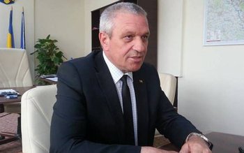 Doi directori din subordinea Consiliului …