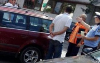 Două maşini avariate şi un …