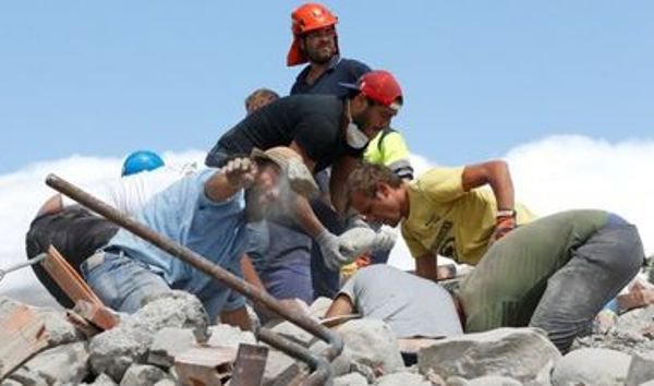 Ce ajutoare acordă Executivul românilor afectaţi de cutremurul din Italia