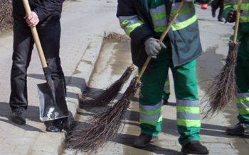 Gata cu pomenile. O primărie …