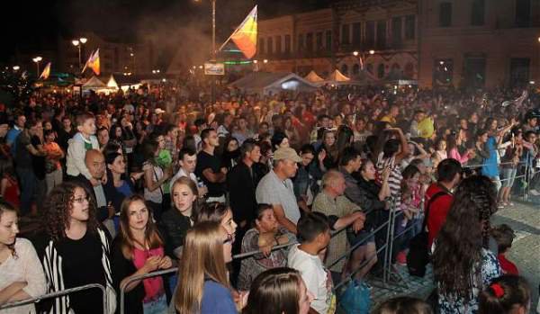 Festivalul Verii organizat la Botoșani în cel de-al doilea week-end de toamnă. Vezi ce artiști vor urca pe scenă!