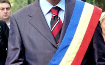 Primarii ar putea angaja consilieri …