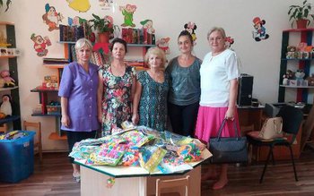 Doamnele social-democrate alături de copiii …